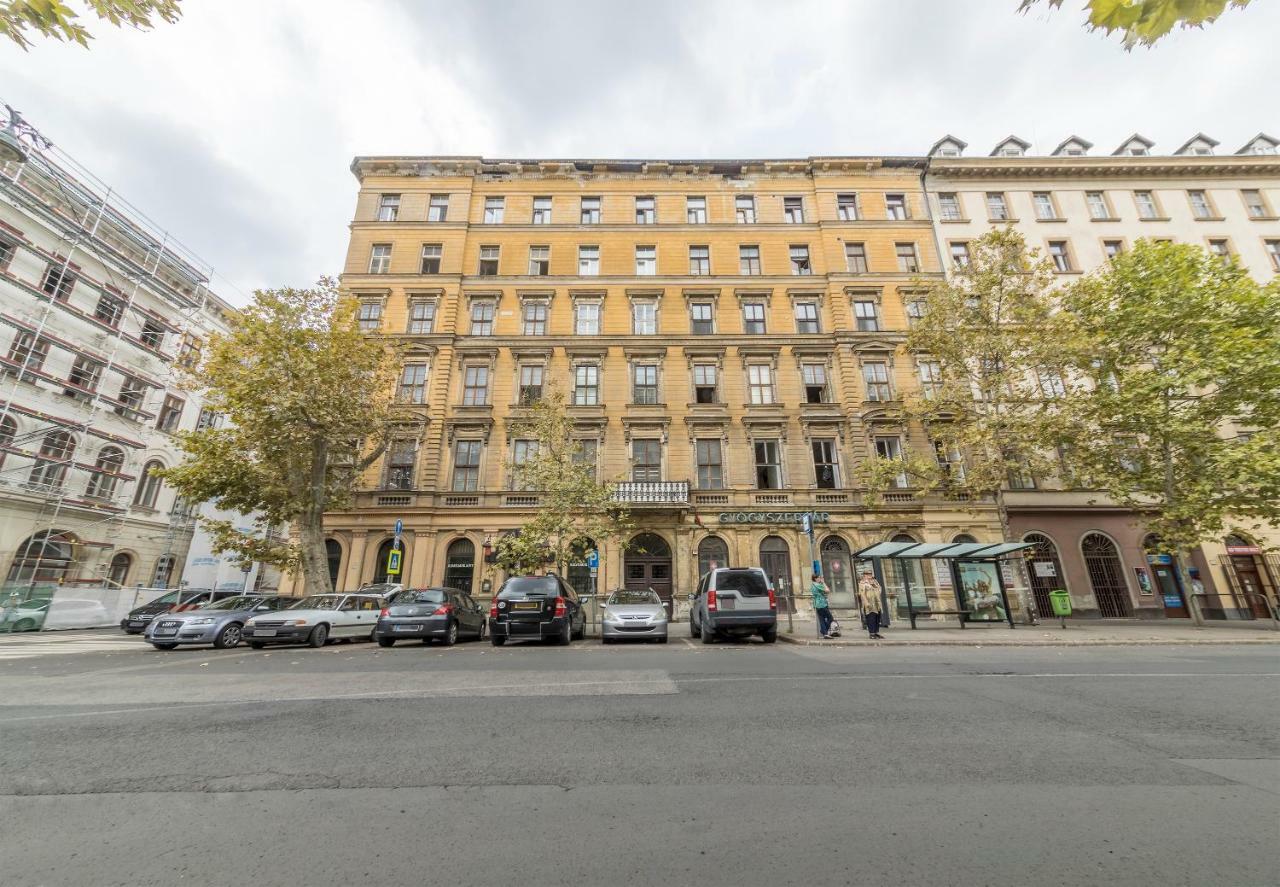 Atlanta Apartment Is In The Heart Of Budapesta Exterior foto