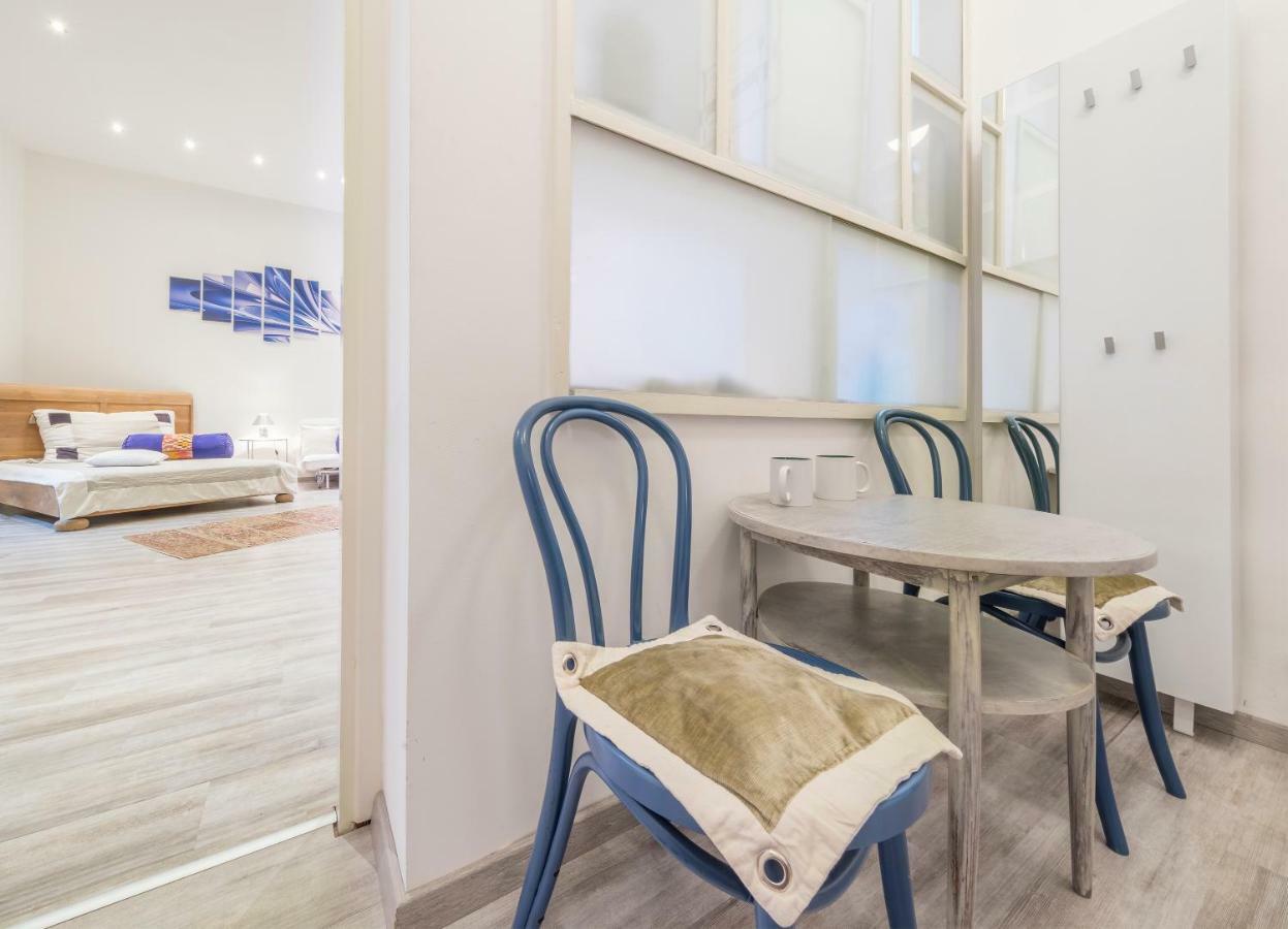Atlanta Apartment Is In The Heart Of Budapesta Exterior foto